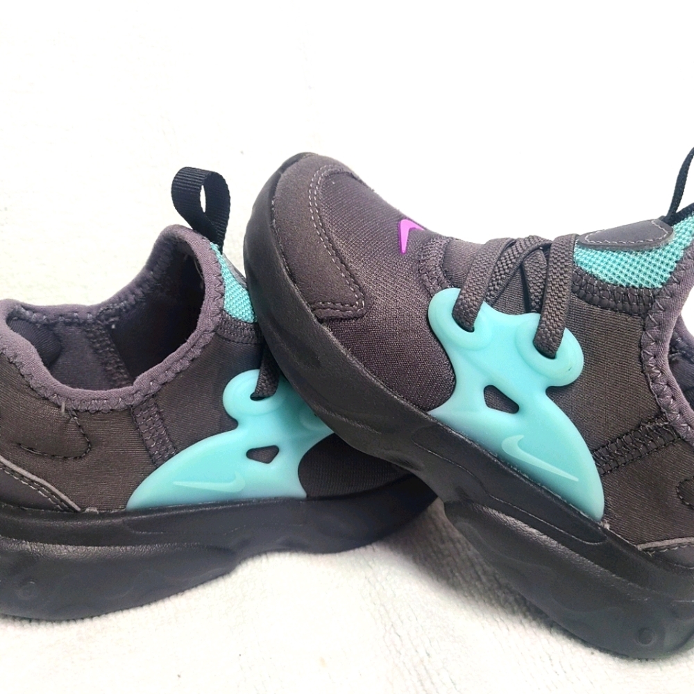 Nike  Presto React KIDS Shoes Size 9c